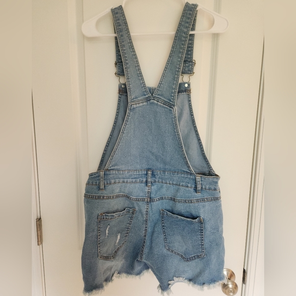 Cut off short overalls - size 4 - Picture 2 of 3